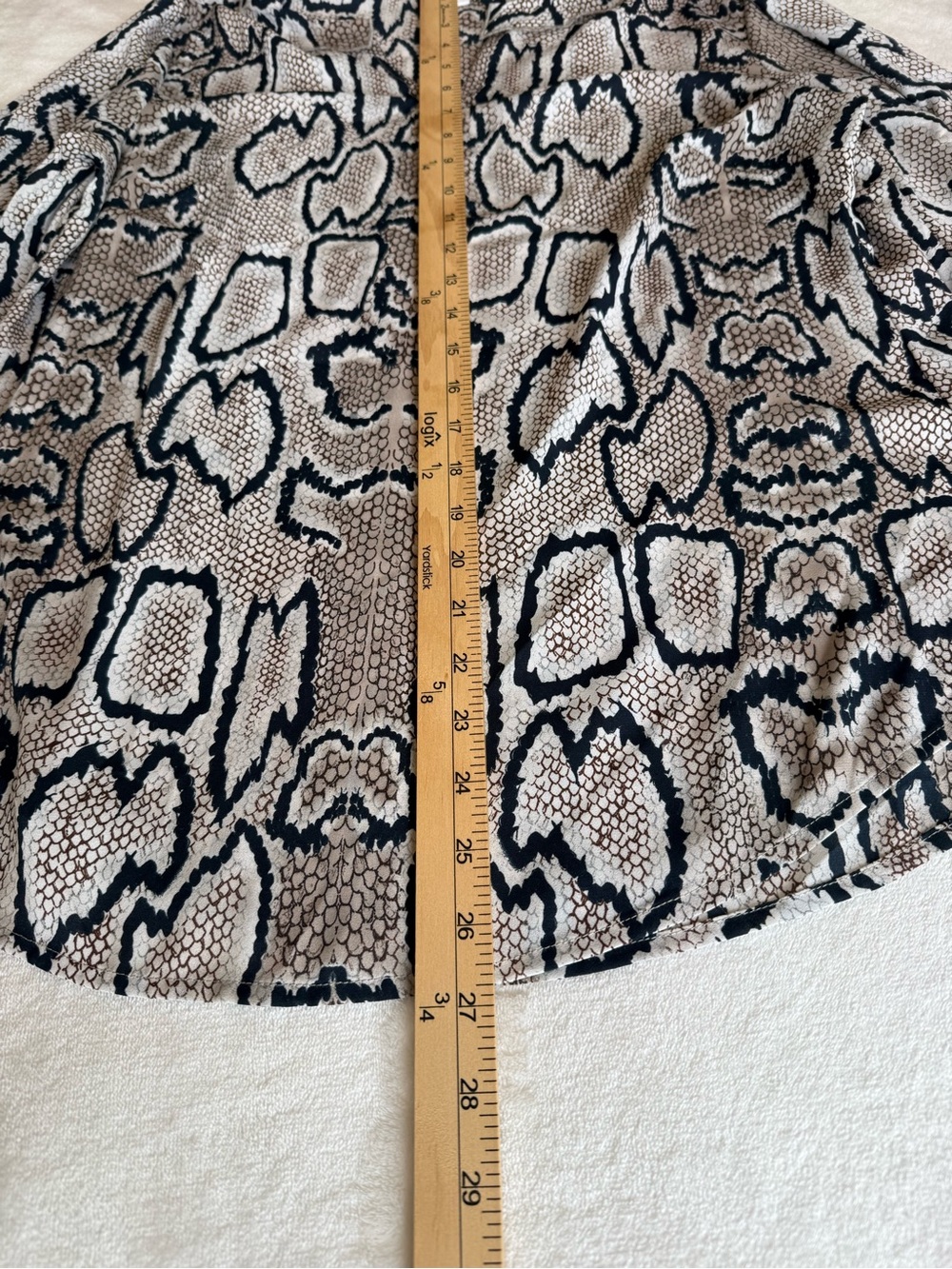 Cabi Snakeskin Print Careerwear Blouse Medium Ruffle Collar V Neck Long Sleeve - Picture 11 of 13